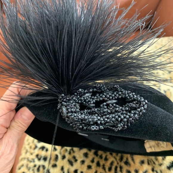 Vintage 1940s Saks Fifth Avenue Black Hat Wool with Feather and Beading - Picture 2 of 16